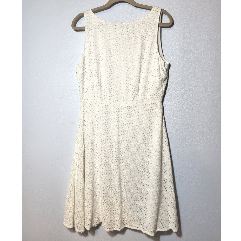 Nicole Miller New York White Eyelet Fit and Flare Dress Sleeveless Boat Neck 8
